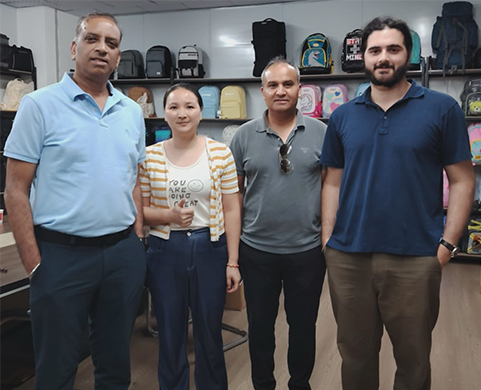 La visite d'un client inspire de nouveaux développements en matière de sacs de sport et de plein air